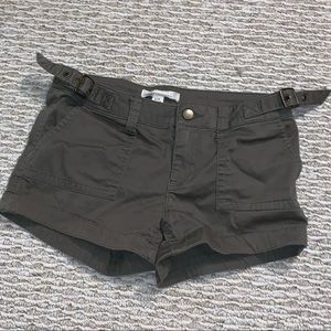 twentyone dark green shorts size small
